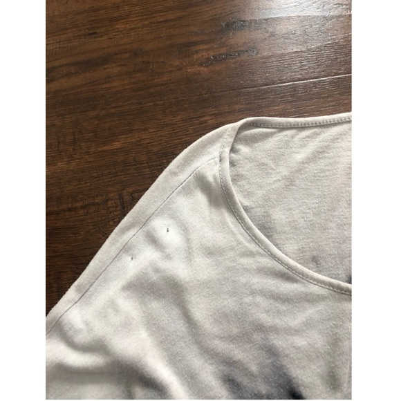 Forever 21 Very unique flattering shirt!! - Picture 4 of 4